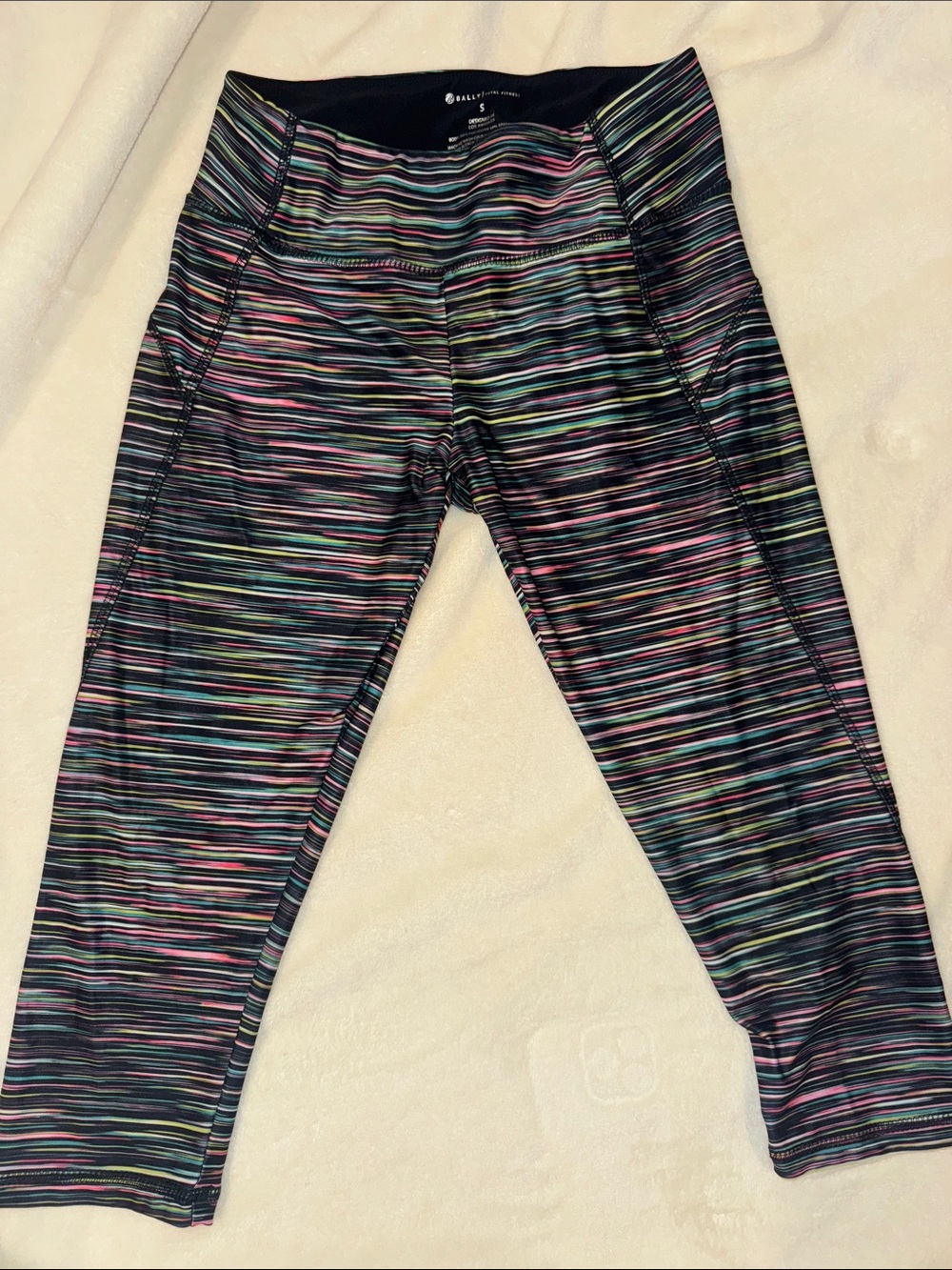 Bally Total Fitness Athletic Capri Leggings - Black Multi Size Small